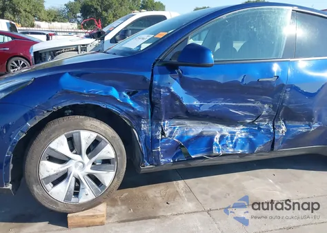 2022 Tesla Model Y Long Range Dual Motor All-Wheel Drive z USA, uszkodzony, nr VIN 7SAYGDEE9NA004485